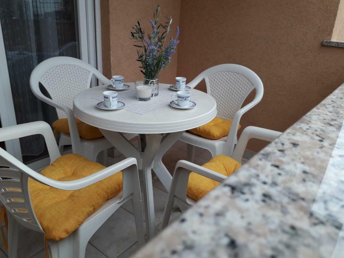 Apartman Lean Pula Exterior foto